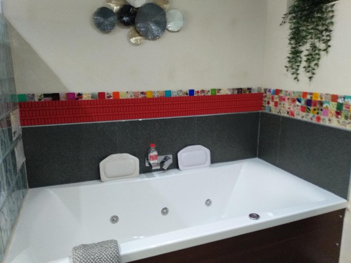 Appartamento Loft jacuzzi rojo Casa ermita San Antonio Ubrique Esterno foto
